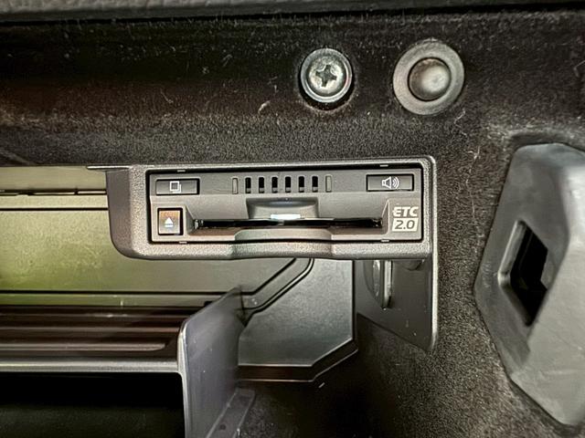 ＩＳ ３００ｈ　Ｆスポーツ　現行／サンルーフ／マークレビンソン／衝突軽減／ＢＳＭ／レーダークルーズ／レーンキープ／コーナーセンサー／シートヒーター・エアコン／パワーシート／シートメモリ／電動格納ミラー／ＥＴＣ２．０／バックカメラ（76枚目）