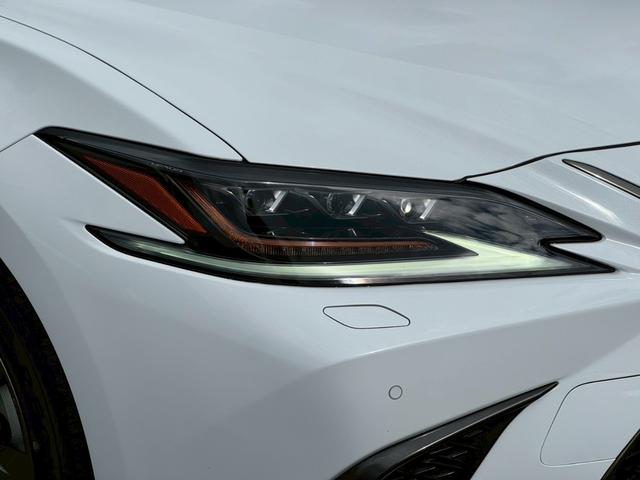 ＥＳ ３００ｈ　Ｆスポーツ　サンルーフ／衝突軽減／レーダークルーズコントロール／コーナーセンサー／ＢＳＭ／ハンドルヒーター／シートヒーター・エアコン／パワーシート／シートメモリ／ＥＴＣ／Ｂｌｕｅｔｏｏｔｈ／電動リアゲート（12枚目）