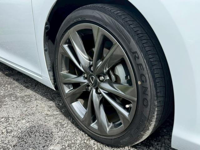 ＥＳ ３００ｈ　Ｆスポーツ　サンルーフ／衝突軽減／レーダークルーズコントロール／コーナーセンサー／ＢＳＭ／ハンドルヒーター／シートヒーター・エアコン／パワーシート／シートメモリ／ＥＴＣ／Ｂｌｕｅｔｏｏｔｈ／電動リアゲート（15枚目）