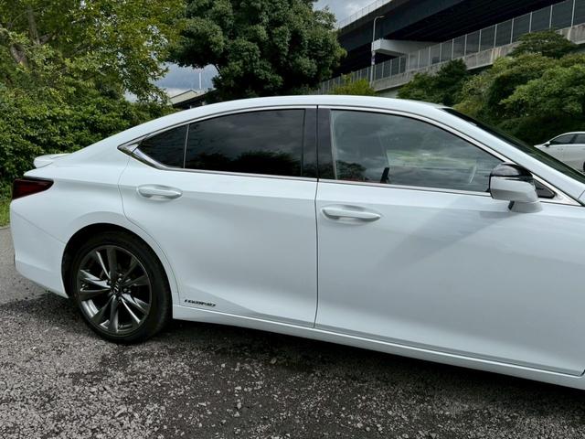 ＥＳ ３００ｈ　Ｆスポーツ　サンルーフ／衝突軽減／レーダークルーズコントロール／コーナーセンサー／ＢＳＭ／ハンドルヒーター／シートヒーター・エアコン／パワーシート／シートメモリ／ＥＴＣ／Ｂｌｕｅｔｏｏｔｈ／電動リアゲート（19枚目）