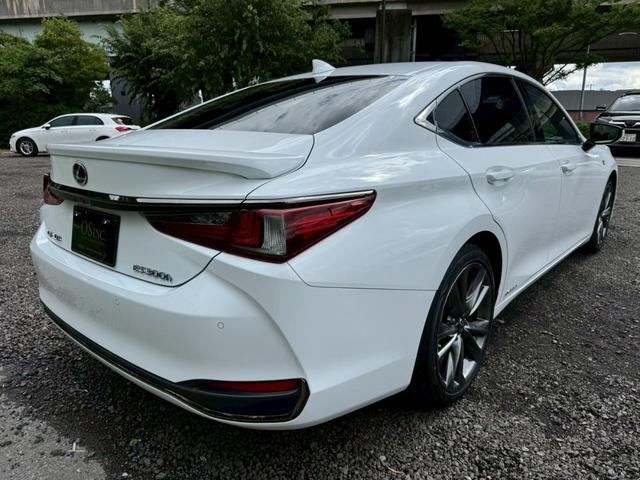 ＥＳ ３００ｈ　Ｆスポーツ　サンルーフ／衝突軽減／レーダークルーズコントロール／コーナーセンサー／ＢＳＭ／ハンドルヒーター／シートヒーター・エアコン／パワーシート／シートメモリ／ＥＴＣ／Ｂｌｕｅｔｏｏｔｈ／電動リアゲート（20枚目）