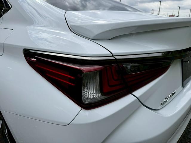 ＥＳ ３００ｈ　Ｆスポーツ　サンルーフ／衝突軽減／レーダークルーズコントロール／コーナーセンサー／ＢＳＭ／ハンドルヒーター／シートヒーター・エアコン／パワーシート／シートメモリ／ＥＴＣ／Ｂｌｕｅｔｏｏｔｈ／電動リアゲート（28枚目）