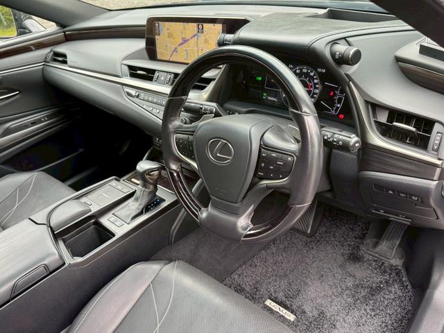 ＥＳ ３００ｈ　ＶｅｒＬ　サンルーフ／衝突軽減／全周囲カメラ／レーダークルーズコントロール／コーナーセンサー／ＨＵＤ／ＢＳＭ／ハンドルヒーター／シートヒーター・エアコン／パワーシート／シートメモリ／ＥＴＣ／Ｂｌｕｅｔｏｏｔｈ（35枚目）