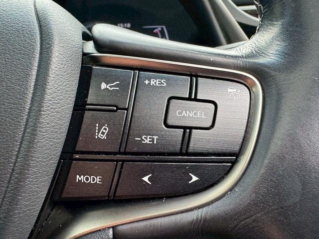 ＥＳ ３００ｈ　ＶｅｒＬ　サンルーフ／衝突軽減／全周囲カメラ／レーダークルーズコントロール／コーナーセンサー／ＨＵＤ／ＢＳＭ／ハンドルヒーター／シートヒーター・エアコン／パワーシート／シートメモリ／ＥＴＣ／Ｂｌｕｅｔｏｏｔｈ（38枚目）