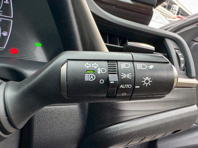 ＥＳ ３００ｈ　ＶｅｒＬ　サンルーフ／衝突軽減／全周囲カメラ／レーダークルーズコントロール／コーナーセンサー／ＨＵＤ／ＢＳＭ／ハンドルヒーター／シートヒーター・エアコン／パワーシート／シートメモリ／ＥＴＣ／Ｂｌｕｅｔｏｏｔｈ（43枚目）