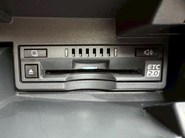 ＥＳ ３００ｈ　ＶｅｒＬ　サンルーフ／衝突軽減／全周囲カメラ／レーダークルーズコントロール／コーナーセンサー／ＨＵＤ／ＢＳＭ／ハンドルヒーター／シートヒーター・エアコン／パワーシート／シートメモリ／ＥＴＣ／Ｂｌｕｅｔｏｏｔｈ（44枚目）