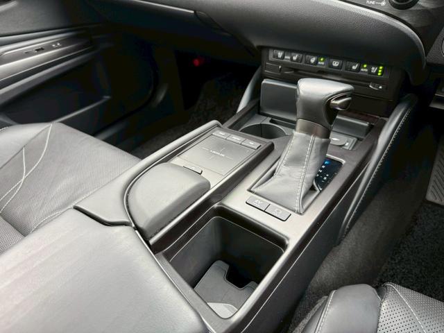 ＥＳ ３００ｈ　ＶｅｒＬ　サンルーフ／衝突軽減／全周囲カメラ／レーダークルーズコントロール／コーナーセンサー／ＨＵＤ／ＢＳＭ／ハンドルヒーター／シートヒーター・エアコン／パワーシート／シートメモリ／ＥＴＣ／Ｂｌｕｅｔｏｏｔｈ（47枚目）