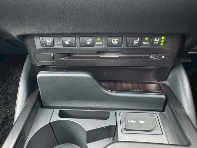 ＥＳ ３００ｈ　ＶｅｒＬ　サンルーフ／衝突軽減／全周囲カメラ／レーダークルーズコントロール／コーナーセンサー／ＨＵＤ／ＢＳＭ／ハンドルヒーター／シートヒーター・エアコン／パワーシート／シートメモリ／ＥＴＣ／Ｂｌｕｅｔｏｏｔｈ（51枚目）