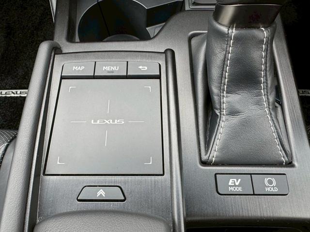 ＥＳ ３００ｈ　ＶｅｒＬ　サンルーフ／衝突軽減／全周囲カメラ／レーダークルーズコントロール／コーナーセンサー／ＨＵＤ／ＢＳＭ／ハンドルヒーター／シートヒーター・エアコン／パワーシート／シートメモリ／ＥＴＣ／Ｂｌｕｅｔｏｏｔｈ（52枚目）