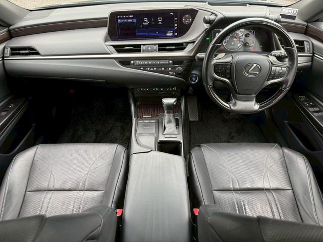 ＥＳ ３００ｈ　ＶｅｒＬ　サンルーフ／衝突軽減／全周囲カメラ／レーダークルーズコントロール／コーナーセンサー／ＨＵＤ／ＢＳＭ／ハンドルヒーター／シートヒーター・エアコン／パワーシート／シートメモリ／ＥＴＣ／Ｂｌｕｅｔｏｏｔｈ（70枚目）