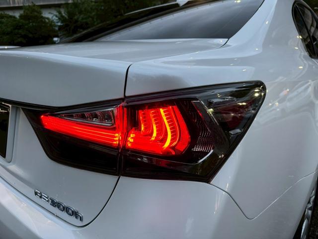 GS 300h Ipkg 後期/サンルーフ/衝突軽減/BSM/レーダークルーズ/レーンキープ/コーナーセンサー/シートヒーター・エアコン/ハンドルヒーター/パワーシート/電動格納ミラー/ETC/バックカメラ/Bluetooth(23枚目)