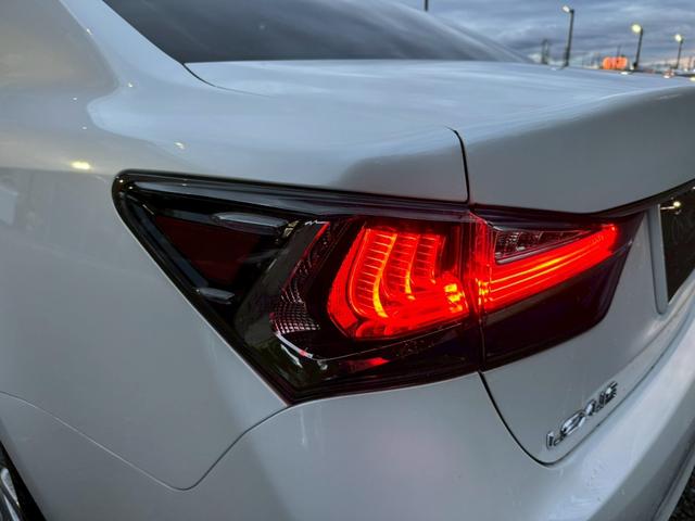 GS 300h Ipkg 後期/サンルーフ/衝突軽減/BSM/レーダークルーズ/レーンキープ/コーナーセンサー/シートヒーター・エアコン/ハンドルヒーター/パワーシート/電動格納ミラー/ETC/バックカメラ/Bluetooth(24枚目)