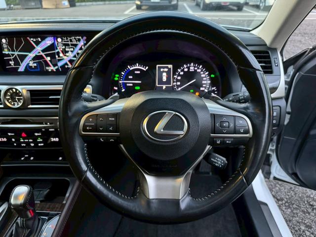 GS 300h Ipkg 後期/サンルーフ/衝突軽減/BSM/レーダークルーズ/レーンキープ/コーナーセンサー/シートヒーター・エアコン/ハンドルヒーター/パワーシート/電動格納ミラー/ETC/バックカメラ/Bluetooth(40枚目)