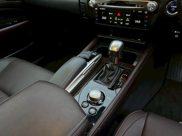 GS 300h Ipkg 後期/サンルーフ/衝突軽減/BSM/レーダークルーズ/レーンキープ/コーナーセンサー/シートヒーター・エアコン/ハンドルヒーター/パワーシート/電動格納ミラー/ETC/バックカメラ/Bluetooth(50枚目)