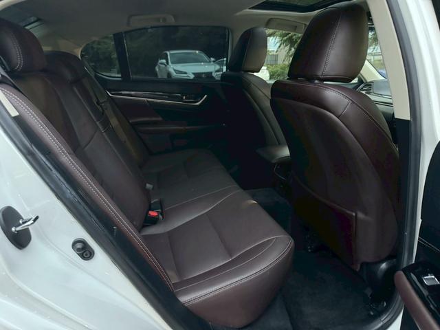 GS 300h Ipkg 後期/サンルーフ/衝突軽減/BSM/レーダークルーズ/レーンキープ/コーナーセンサー/シートヒーター・エアコン/ハンドルヒーター/パワーシート/電動格納ミラー/ETC/バックカメラ/Bluetooth(58枚目)