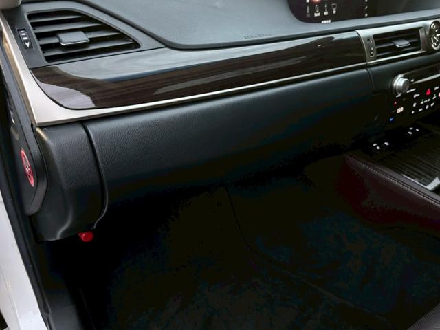 GS 300h Ipkg 後期/サンルーフ/衝突軽減/BSM/レーダークルーズ/レーンキープ/コーナーセンサー/シートヒーター・エアコン/ハンドルヒーター/パワーシート/電動格納ミラー/ETC/バックカメラ/Bluetooth(77枚目)