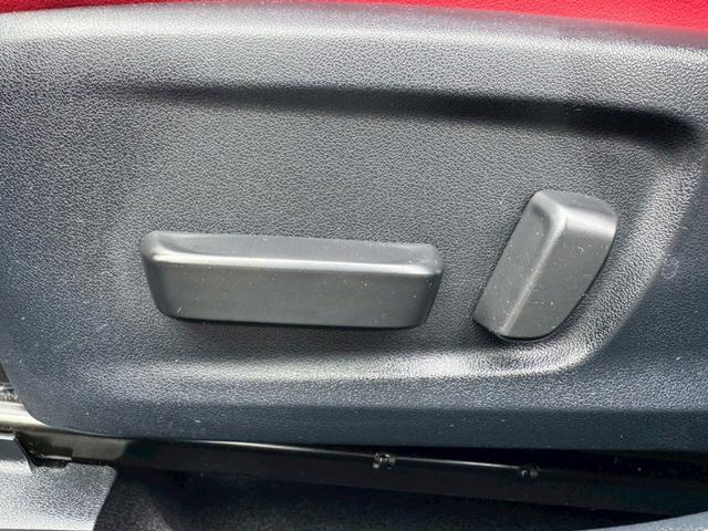 IS 300h Fスポーツ 衝突軽減/全周囲カメラ/レーダークルーズコントロール/コーナーセンサー/BSM/ハンドルヒーター/シートヒーター・エアコン/パワーシート/シートメモリ/ETC/Bluetooth/バックカメラ(78枚目)