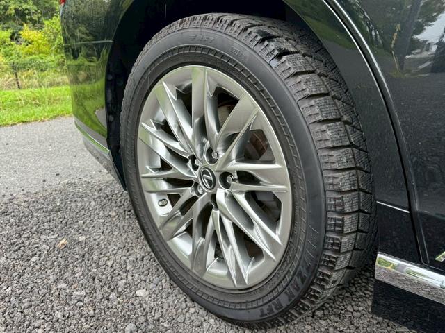 LS 500h VerL 衝突軽減/全周囲カメラ/レーダークルーズコントロール/コーナーセンサー/HUD/BSM/ワンオーナー/ハンドルヒーター/シートヒーター・エアコン/パワーシート/シートメモリ/ETC/Bluetooth(26枚目)