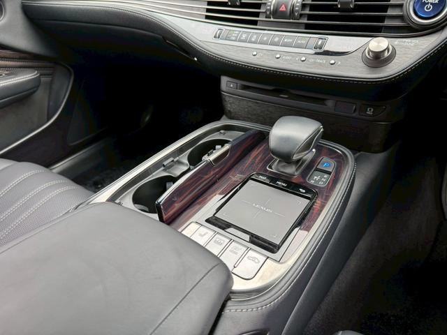LS 500h VerL 衝突軽減/全周囲カメラ/レーダークルーズコントロール/コーナーセンサー/HUD/BSM/ワンオーナー/ハンドルヒーター/シートヒーター・エアコン/パワーシート/シートメモリ/ETC/Bluetooth(53枚目)