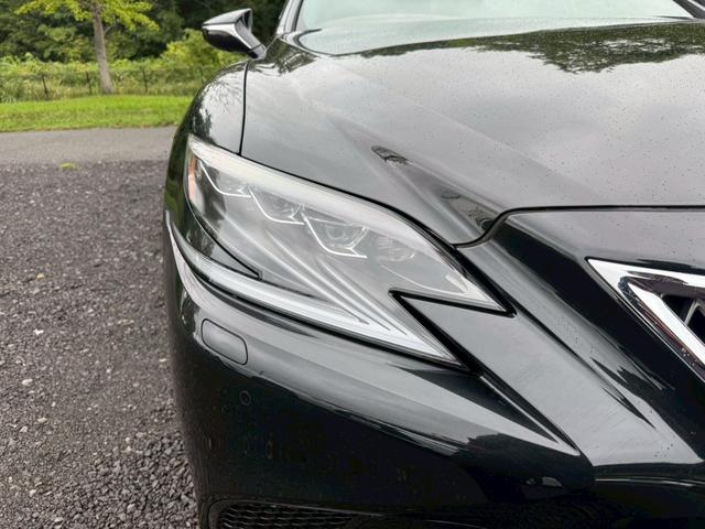 LS 500h エグゼクティブ マークレビンソン/サンルーフ/全周囲カメラ/衝突軽減/レーダークルーズコントロール/コーナーセンサー/HUD/BSM/ハンドルヒーター/シートヒーター・エアコン/パワーシート/後席モニター/ETC(12枚目)