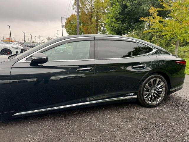 LS 500h エグゼクティブ マークレビンソン/サンルーフ/全周囲カメラ/衝突軽減/レーダークルーズコントロール/コーナーセンサー/HUD/BSM/ハンドルヒーター/シートヒーター・エアコン/パワーシート/後席モニター/ETC(13枚目)