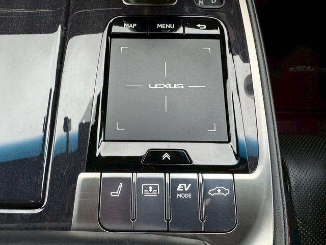 LS 500h エグゼクティブ マークレビンソン/サンルーフ/全周囲カメラ/衝突軽減/レーダークルーズコントロール/コーナーセンサー/HUD/BSM/ハンドルヒーター/シートヒーター・エアコン/パワーシート/後席モニター/ETC(45枚目)