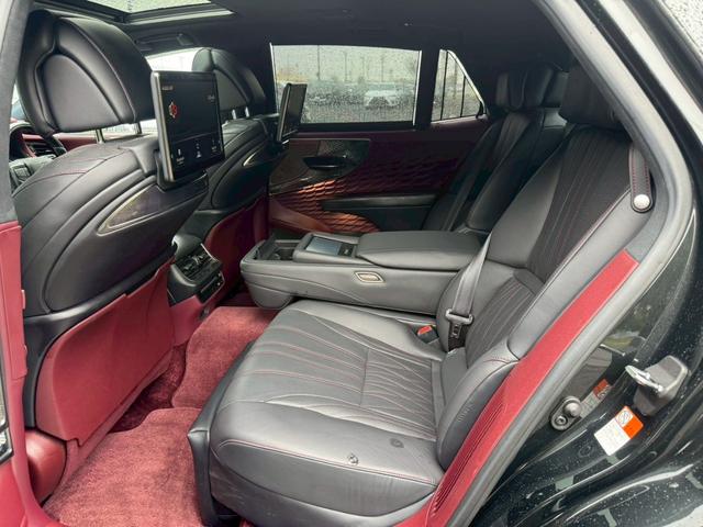 LS 500h エグゼクティブ マークレビンソン/サンルーフ/全周囲カメラ/衝突軽減/レーダークルーズコントロール/コーナーセンサー/HUD/BSM/ハンドルヒーター/シートヒーター・エアコン/パワーシート/後席モニター/ETC(65枚目)