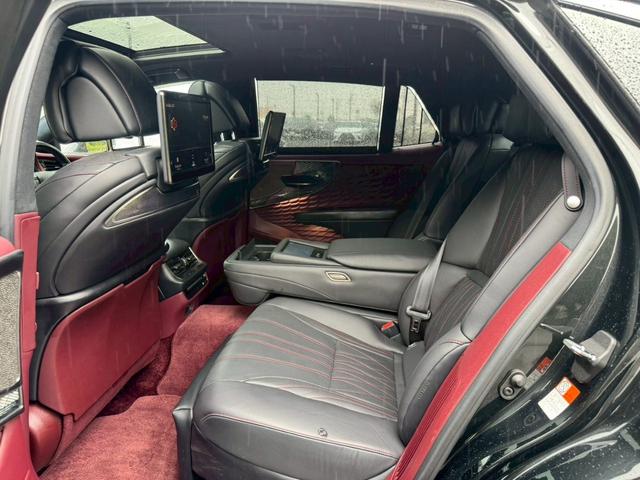 LS 500h エグゼクティブ マークレビンソン/サンルーフ/全周囲カメラ/衝突軽減/レーダークルーズコントロール/コーナーセンサー/HUD/BSM/ハンドルヒーター/シートヒーター・エアコン/パワーシート/後席モニター/ETC(66枚目)