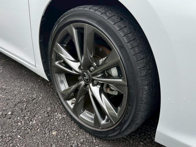 ES 300h Fスポーツ サンルーフ/衝突軽減/レーダークルーズコントロール/コーナーセンサー/BSM/ハンドルヒーター/シートヒーター・エアコン/パワーシート/シートメモリ/ETC/Bluetooth/バックカメラ(17枚目)