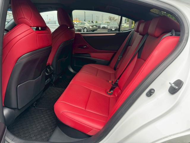 ES 300h Fスポーツ サンルーフ/衝突軽減/レーダークルーズコントロール/コーナーセンサー/BSM/ハンドルヒーター/シートヒーター・エアコン/パワーシート/シートメモリ/ETC/Bluetooth/バックカメラ(69枚目)