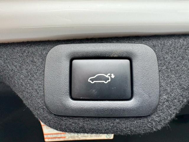 ES 300h Fスポーツ サンルーフ/衝突軽減/レーダークルーズコントロール/コーナーセンサー/BSM/ハンドルヒーター/シートヒーター・エアコン/パワーシート/シートメモリ/ETC/Bluetooth/バックカメラ(71枚目)