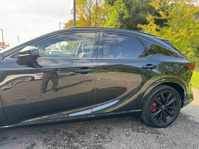 RX 500h Fスポーツパフォーマンス 現行/アドバンスドドライブ/サンルーフ/全周囲カメラ/衝突軽減/レーダークルーズコントロール/コーナーセンサー/HUD/BSM/ハンドルヒーター/シートヒーター・エアコン/パワーシート/ETC(13枚目)