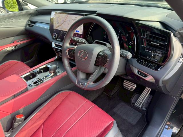 RX 500h Fスポーツパフォーマンス 現行/アドバンスドドライブ/サンルーフ/全周囲カメラ/衝突軽減/レーダークルーズコントロール/コーナーセンサー/HUD/BSM/ハンドルヒーター/シートヒーター・エアコン/パワーシート/ETC(38枚目)