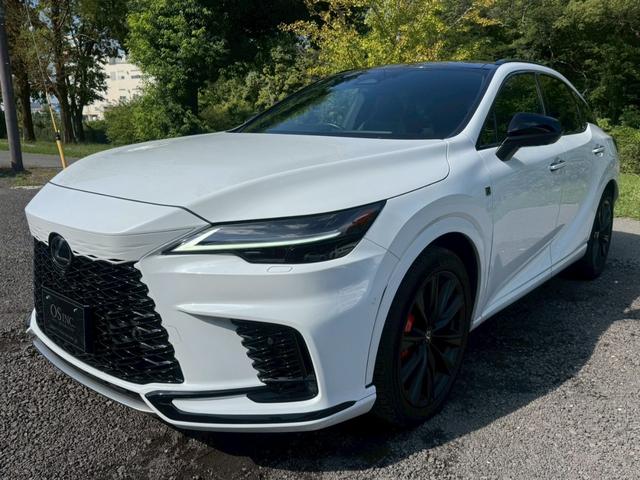 RX 500h Fスポーツパフォーマンス 現行/ワンオーナー/アドバンスドライブ/コーナーセンサー/サンルーフ/全周囲カメラ/レーダークルーズ/デジタルインナーミラー/電動リアゲート/ハンドルヒーター/シートヒーター・エアコン/ETC(5枚目)