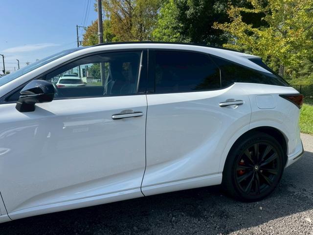 RX 500h Fスポーツパフォーマンス 現行/ワンオーナー/アドバンスドライブ/コーナーセンサー/サンルーフ/全周囲カメラ/レーダークルーズ/デジタルインナーミラー/電動リアゲート/ハンドルヒーター/シートヒーター・エアコン/ETC(13枚目)