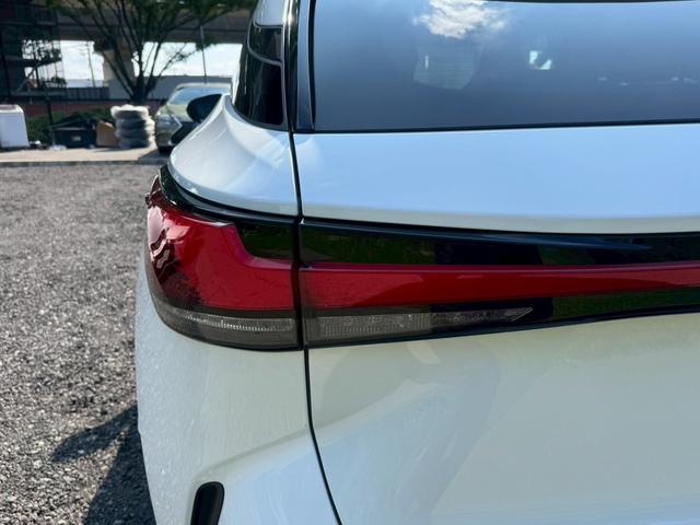 RX 500h Fスポーツパフォーマンス 現行/ワンオーナー/アドバンスドライブ/コーナーセンサー/サンルーフ/全周囲カメラ/レーダークルーズ/デジタルインナーミラー/電動リアゲート/ハンドルヒーター/シートヒーター・エアコン/ETC(27枚目)