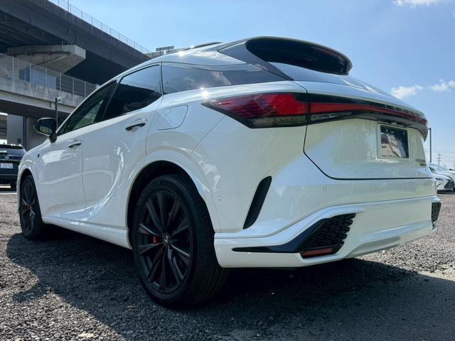 RX 500h Fスポーツパフォーマンス 現行/ワンオーナー/アドバンスドライブ/コーナーセンサー/サンルーフ/全周囲カメラ/レーダークルーズ/デジタルインナーミラー/電動リアゲート/ハンドルヒーター/シートヒーター・エアコン/ETC(30枚目)