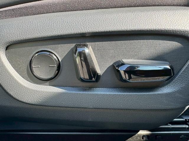 RX 500h Fスポーツパフォーマンス 現行/ワンオーナー/アドバンスドライブ/コーナーセンサー/サンルーフ/全周囲カメラ/レーダークルーズ/デジタルインナーミラー/電動リアゲート/ハンドルヒーター/シートヒーター・エアコン/ETC(35枚目)