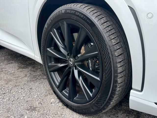 ＲＸ ５００ｈ　Ｆスポーツパフォーマンス　現行／アドバンストドライブ／ワンオーナー／サンルーフ／全周囲カメラ／衝突軽減／レーダークルーズコントロール／コーナーセンサー／ＢＳＭ／ハンドルヒーター／シートヒーター・エアコン／パワーシート／ＥＴＣ（14枚目）