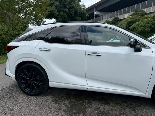 ＲＸ ５００ｈ　Ｆスポーツパフォーマンス　現行／アドバンストドライブ／ワンオーナー／サンルーフ／全周囲カメラ／衝突軽減／レーダークルーズコントロール／コーナーセンサー／ＢＳＭ／ハンドルヒーター／シートヒーター・エアコン／パワーシート／ＥＴＣ（17枚目）