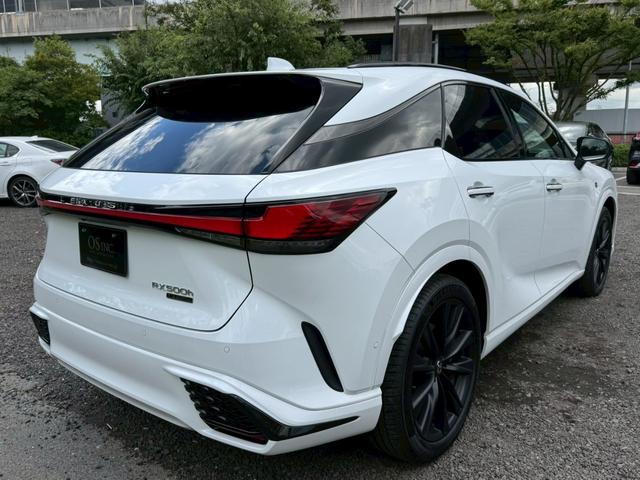 ＲＸ ５００ｈ　Ｆスポーツパフォーマンス　現行／アドバンストドライブ／ワンオーナー／サンルーフ／全周囲カメラ／衝突軽減／レーダークルーズコントロール／コーナーセンサー／ＢＳＭ／ハンドルヒーター／シートヒーター・エアコン／パワーシート／ＥＴＣ（24枚目）