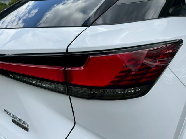 ＲＸ ５００ｈ　Ｆスポーツパフォーマンス　現行／アドバンストドライブ／ワンオーナー／サンルーフ／全周囲カメラ／衝突軽減／レーダークルーズコントロール／コーナーセンサー／ＢＳＭ／ハンドルヒーター／シートヒーター・エアコン／パワーシート／ＥＴＣ（25枚目）