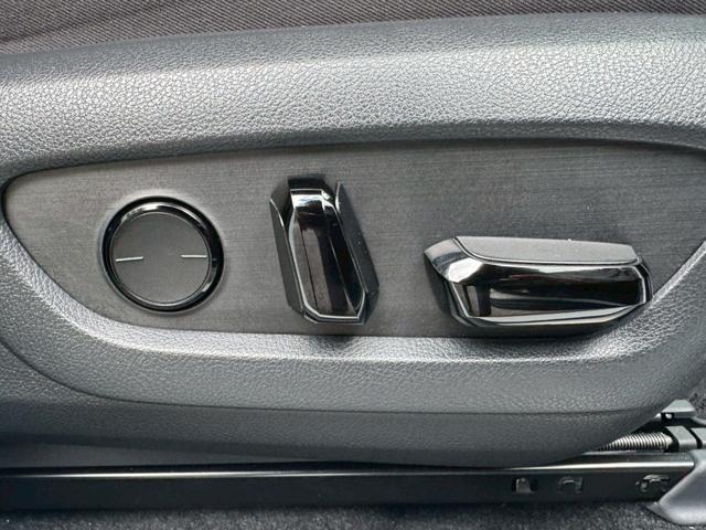 ＲＸ ５００ｈ　Ｆスポーツパフォーマンス　現行／アドバンストドライブ／ワンオーナー／サンルーフ／全周囲カメラ／衝突軽減／レーダークルーズコントロール／コーナーセンサー／ＢＳＭ／ハンドルヒーター／シートヒーター・エアコン／パワーシート／ＥＴＣ（36枚目）