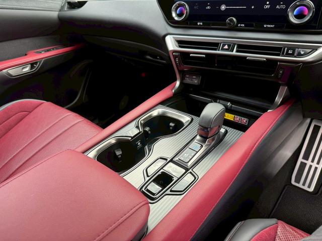 ＲＸ ５００ｈ　Ｆスポーツパフォーマンス　現行／アドバンストドライブ／ワンオーナー／サンルーフ／全周囲カメラ／衝突軽減／レーダークルーズコントロール／コーナーセンサー／ＢＳＭ／ハンドルヒーター／シートヒーター・エアコン／パワーシート／ＥＴＣ（48枚目）