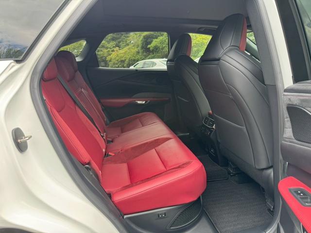 ＲＸ ５００ｈ　Ｆスポーツパフォーマンス　現行／アドバンストドライブ／ワンオーナー／サンルーフ／全周囲カメラ／衝突軽減／レーダークルーズコントロール／コーナーセンサー／ＢＳＭ／ハンドルヒーター／シートヒーター・エアコン／パワーシート／ＥＴＣ（64枚目）