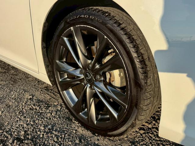 ES 300h Fスポーツ サンルーフ/デジタルインナーミラー/全周囲カメラ/衝突軽減/レーダークルーズ/コーナーセンサー/ブラインドスポットモニター/シートヒーター・エアコン/ハンドルヒーター/Bluetooth/ETC(13枚目)