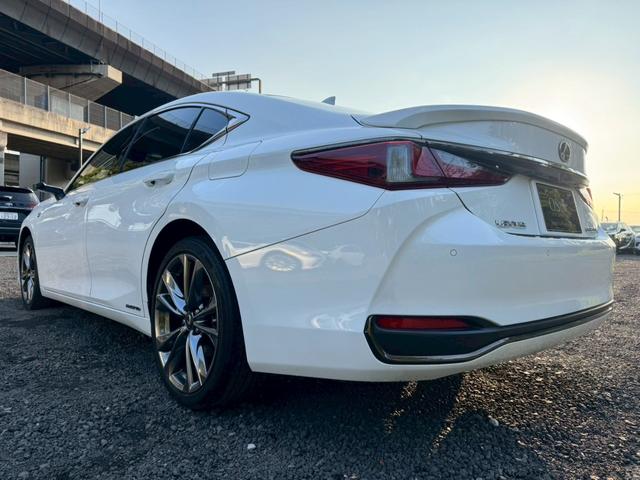 ES 300h Fスポーツ サンルーフ/デジタルインナーミラー/全周囲カメラ/衝突軽減/レーダークルーズ/コーナーセンサー/ブラインドスポットモニター/シートヒーター・エアコン/ハンドルヒーター/Bluetooth/ETC(24枚目)