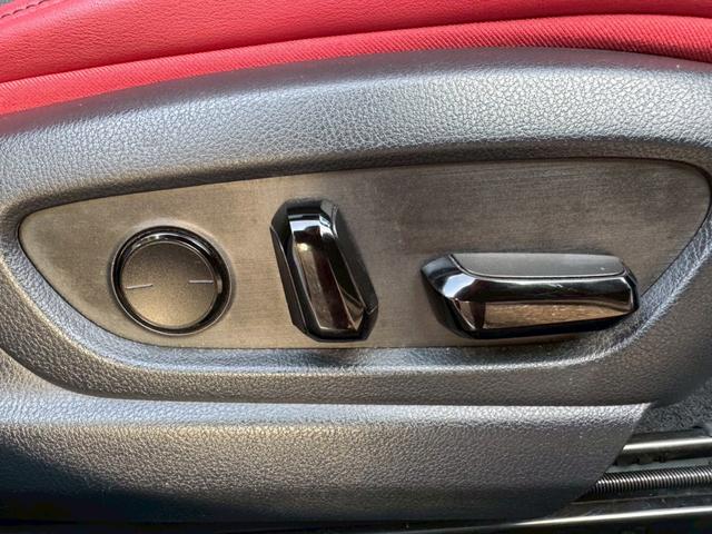 ES 300h Fスポーツ サンルーフ/デジタルインナーミラー/全周囲カメラ/衝突軽減/レーダークルーズ/コーナーセンサー/ブラインドスポットモニター/シートヒーター・エアコン/ハンドルヒーター/Bluetooth/ETC(35枚目)