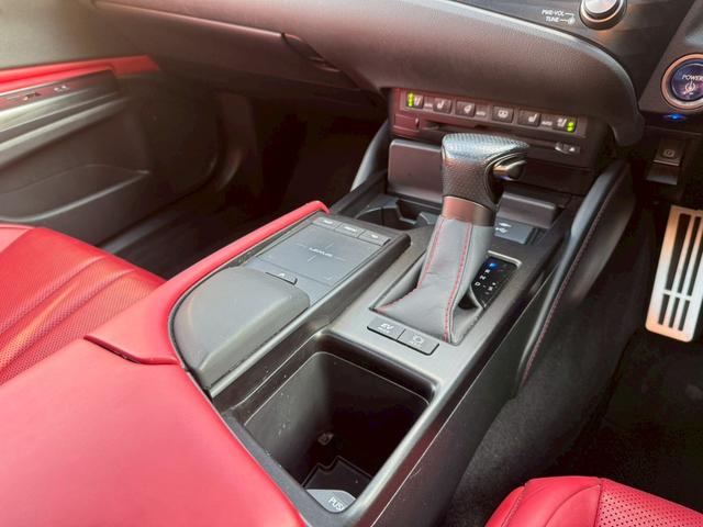 ES 300h Fスポーツ サンルーフ/デジタルインナーミラー/全周囲カメラ/衝突軽減/レーダークルーズ/コーナーセンサー/ブラインドスポットモニター/シートヒーター・エアコン/ハンドルヒーター/Bluetooth/ETC(50枚目)