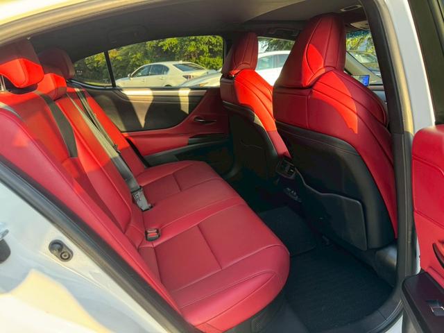 ES 300h Fスポーツ サンルーフ/デジタルインナーミラー/全周囲カメラ/衝突軽減/レーダークルーズ/コーナーセンサー/ブラインドスポットモニター/シートヒーター・エアコン/ハンドルヒーター/Bluetooth/ETC(62枚目)